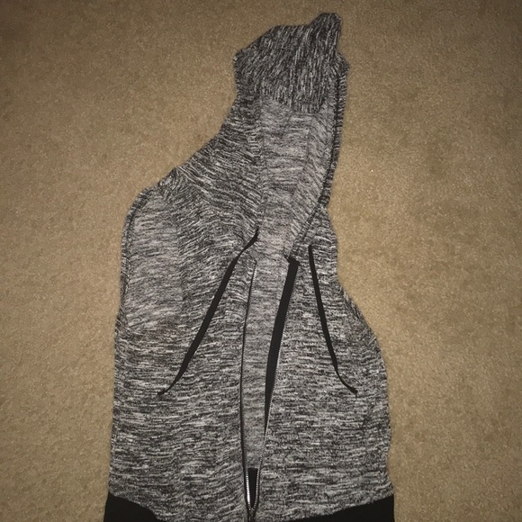 Sleeveless Grey Hoodie Jumpsuit - Picture 2 of 3